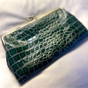 Fashion Express Green Glossy crocodile texture clutch